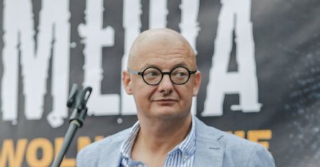 Michał Kamiński w szpitalu pod kroplówką. Ujawnia, co mu dolega