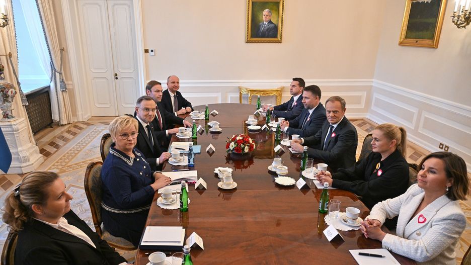Donald Tusk w Pałacu Prezydenckim. Delegacja już na miejscu