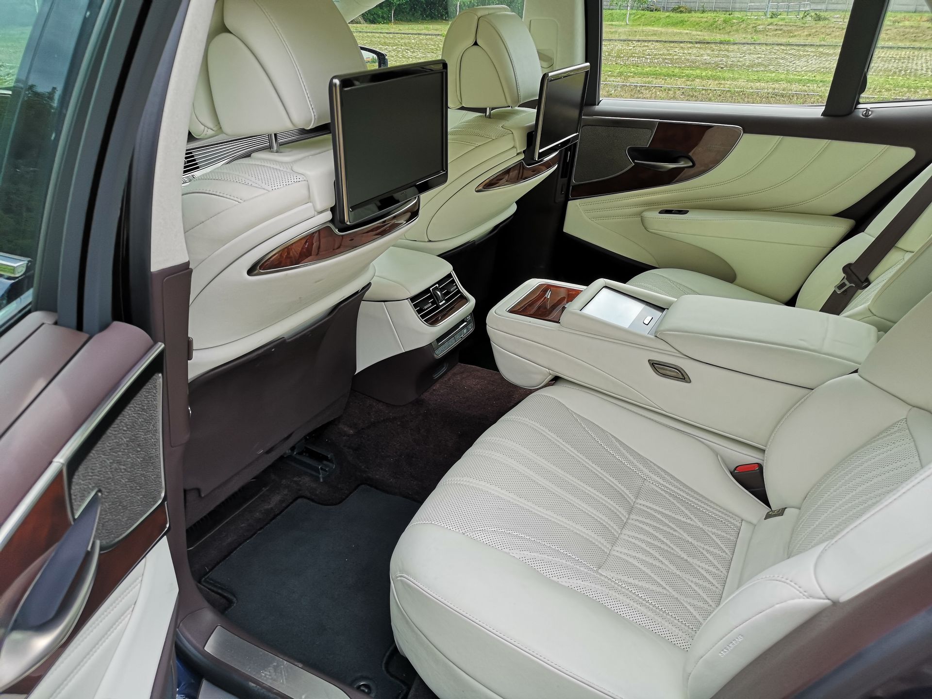 Lexus LS 500 Omotenashi: System audio Mark Levinson i sterowanie za pomocą tabletu 16