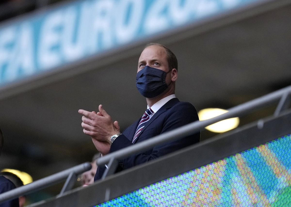 Książę William pojawił się na stadionie bez Kate i dzieci