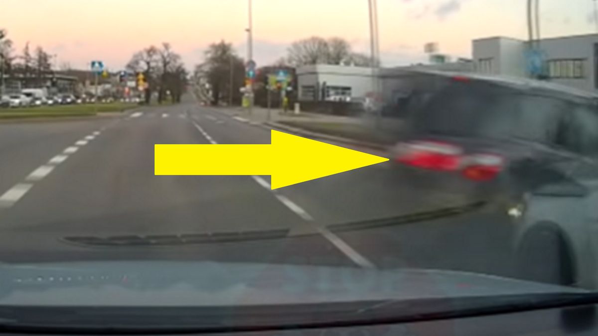 Mercedes zderzył się z nissanem