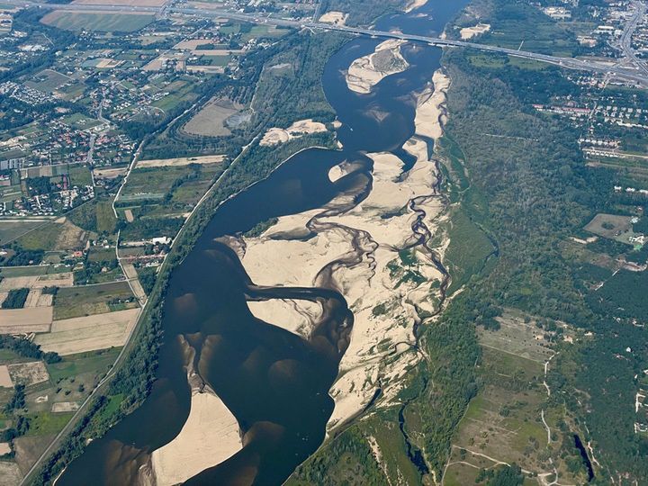 Niski poziom Wisły niepokoi ekspertów i mieszkańców Warszawy