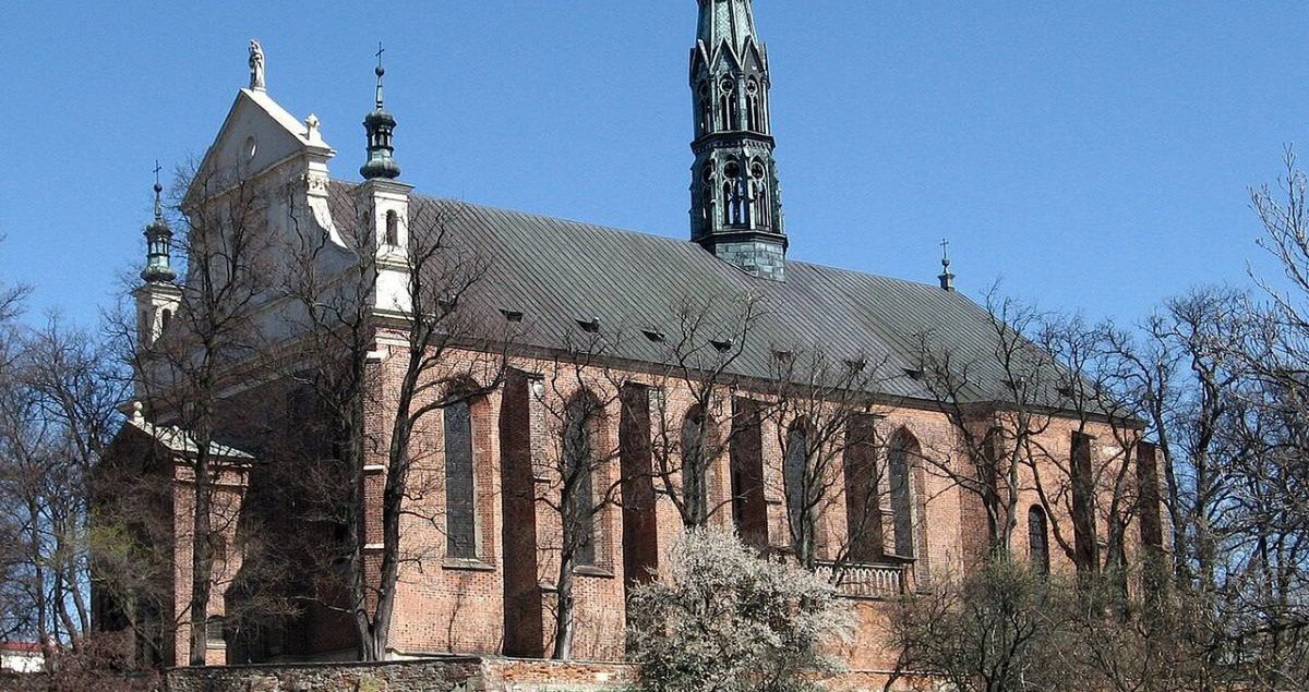 Najazdy, pożary, odbudowy. Niewiarygodna historia Sandomierza