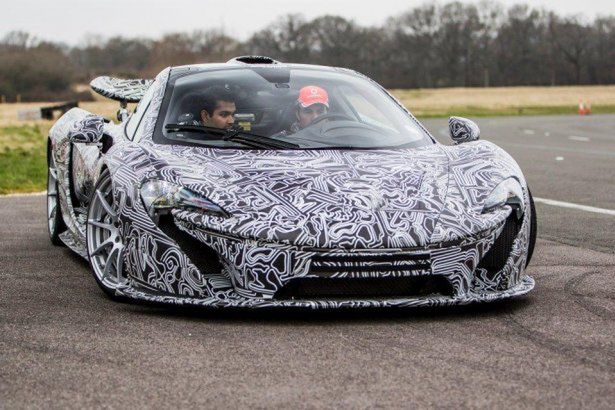 McLaren P1 i Sergio Perez na torze Top Gear [wideo]