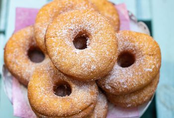 Lekkie i mięciutkie oponki. Nie musisz stresować się, że przytyjesz w tłusty czwartek