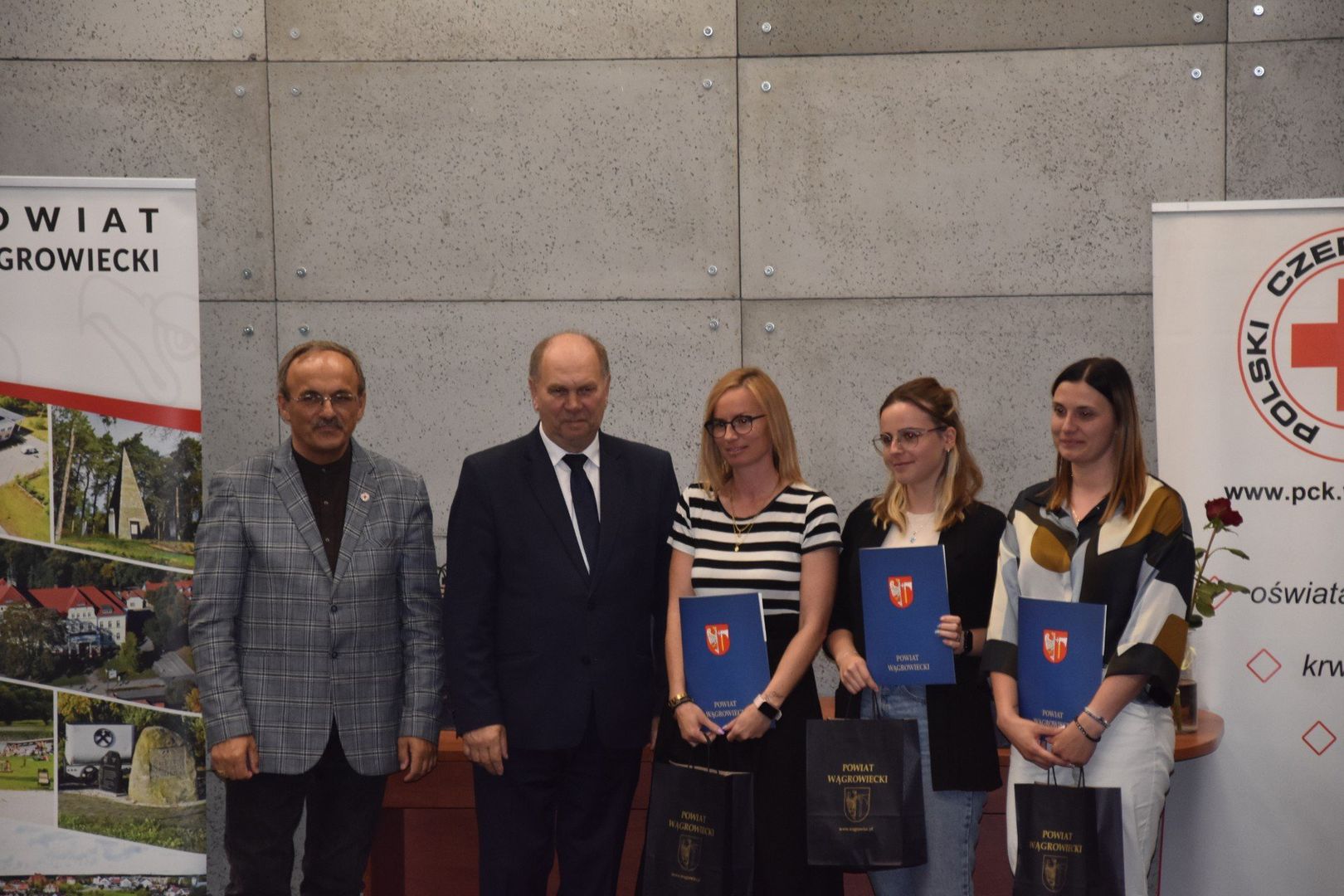 Uroczyste podsumowanie programów edukacyjnych prowadzonych przez wągrowieckie oddział PCK w roku szkolnym 2024/2025 
