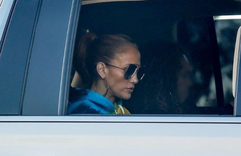 Jennifer Lopez zmierza do studia nagraniowego tym samym samochodem, którym wcześniej podróżował Ben Affleck