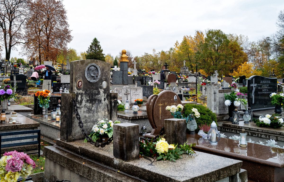 Premier Mateusz Morawiecki ogłosił zamknięcie cmentarzy na Wszystkich Świętych
