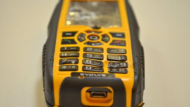 Co zostało z Predatora po strzale z AK-47 1