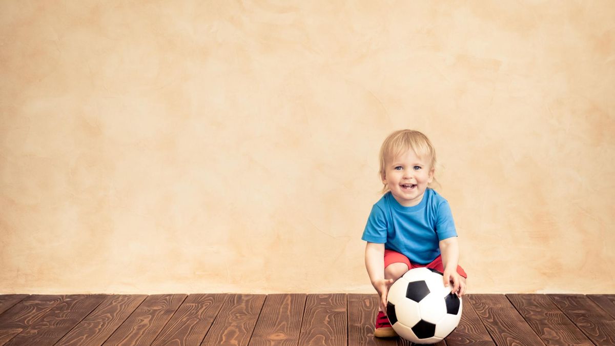 dziecko piłkarz [123rf.com]