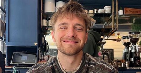 Maciej Musiał zazwyczaj chwali się młodo wyglądającą mamą, teraz pokazał TATĘ! (FOTO)