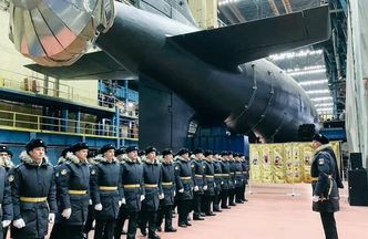 Rosja ma nowy podwodny okręt atomowy. Zwodowała go z pompą