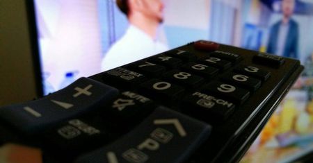 Sylwester 2021 w telewizji. Kto wystąpi w TVP i POLSACIE? Gwiazdy na żywo