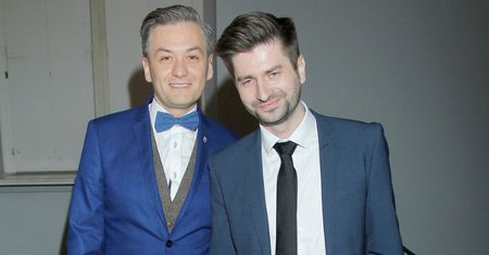 Robert Biedroń i Krzysztof Śmiszek po 23 latach związku wzięli "symboliczny ŚLUB". Połączył ich... artykuł w gazecie