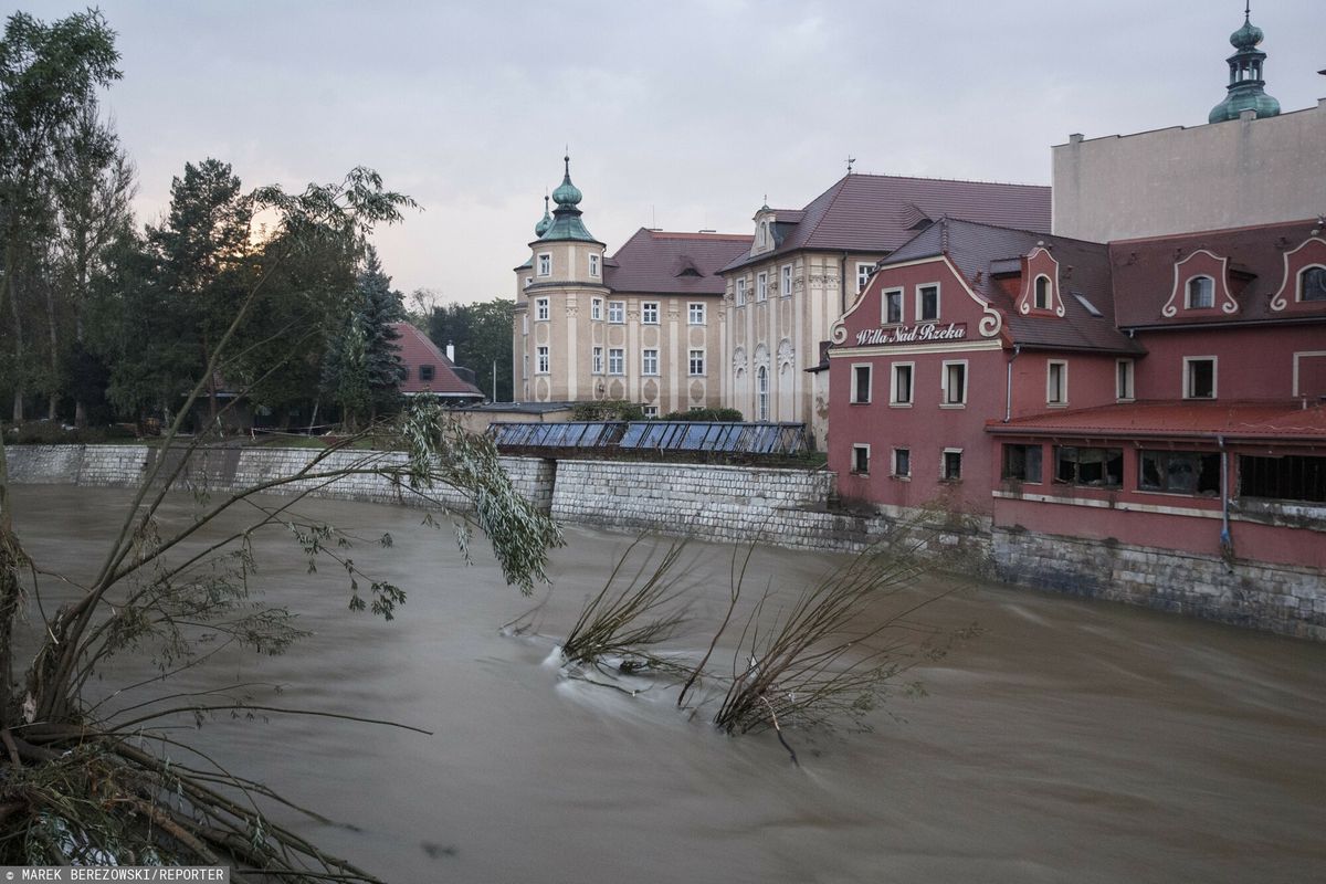 powódź, tama, wał Dymisja po powodzi. Ma pretensje do starosty