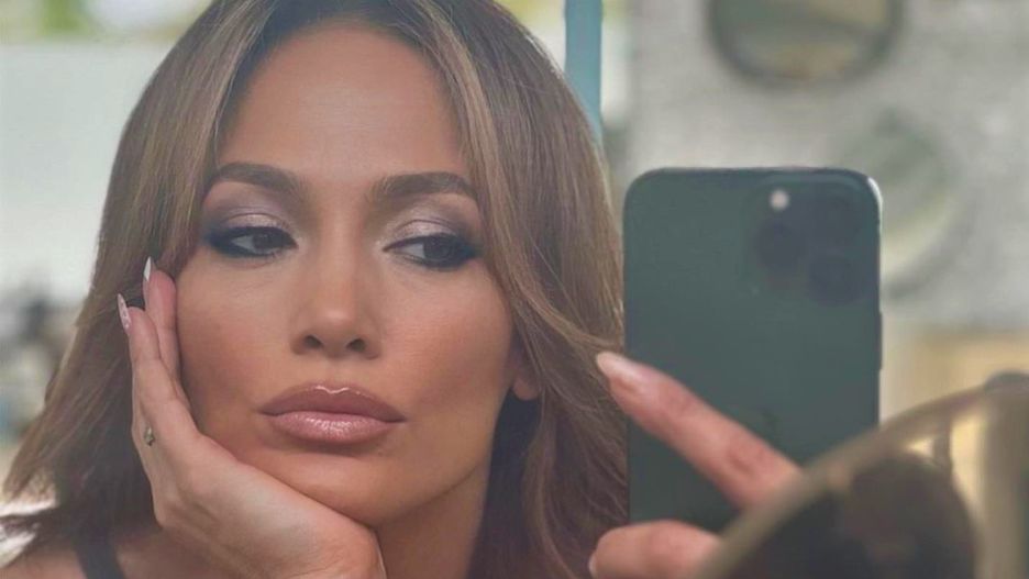 Jennifer Lopez postawiła na stylizację inną niż zwykle 