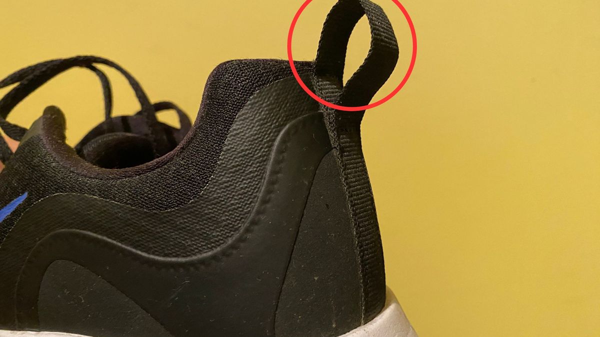 Pętelka z tyłu buta