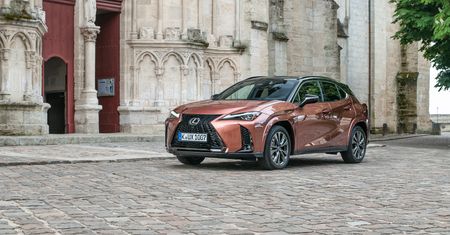Pierwsza jazda: Lexus UX po aktualizacji. 5 l/100 km to żaden problem