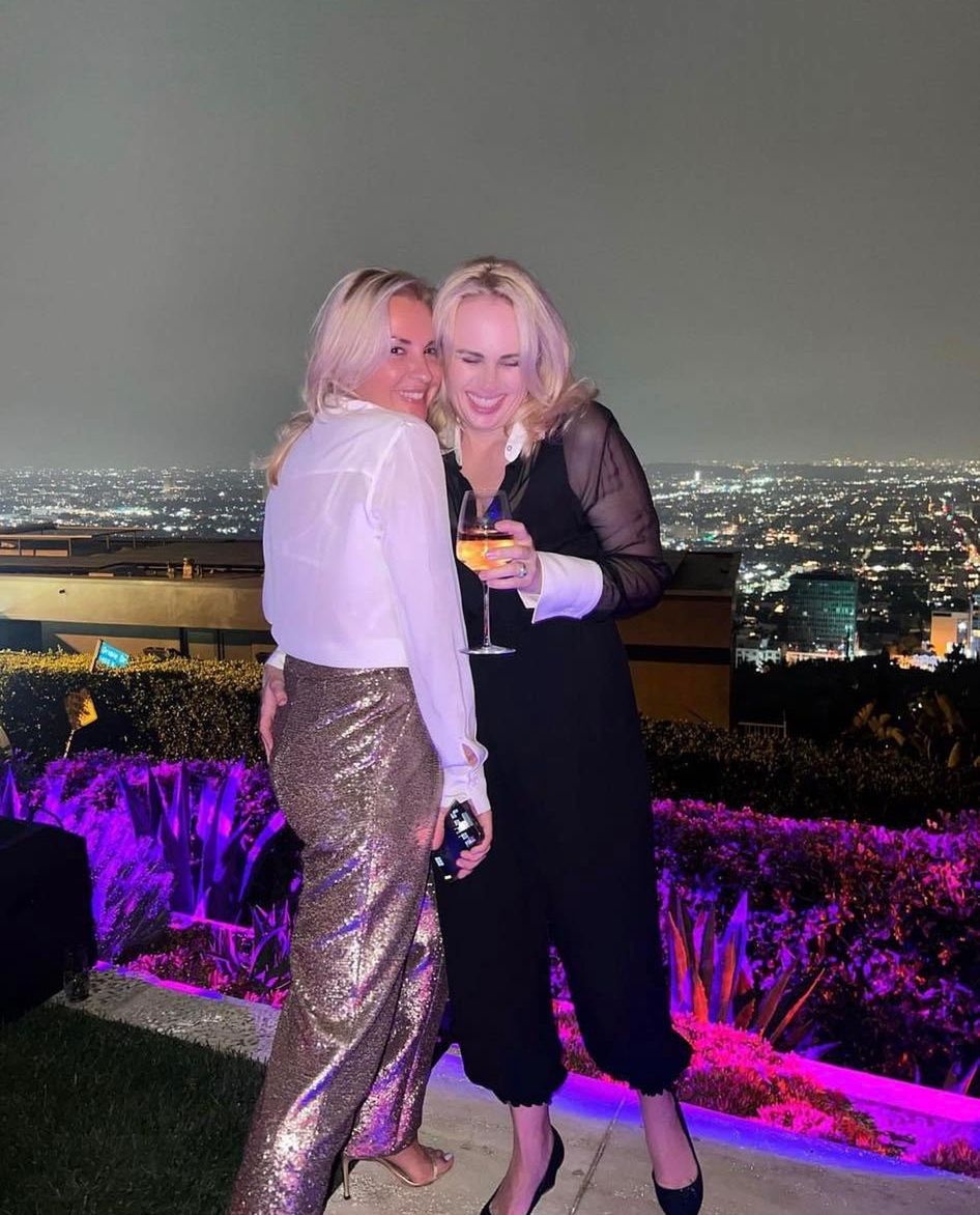 Rebel Wilson i Ramona Agruma