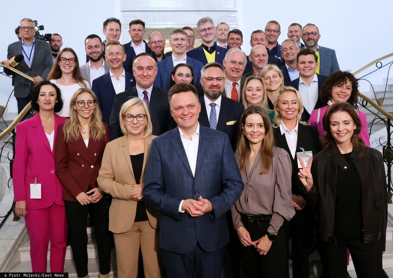 "Spektakularny upadek". Komentarze wokół sporu w Polsce 2050