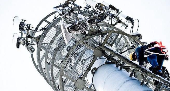 Orange Polska odebrał od UKE decyzję rezerwacyjną 5G, ma 14 dni na zapłatę