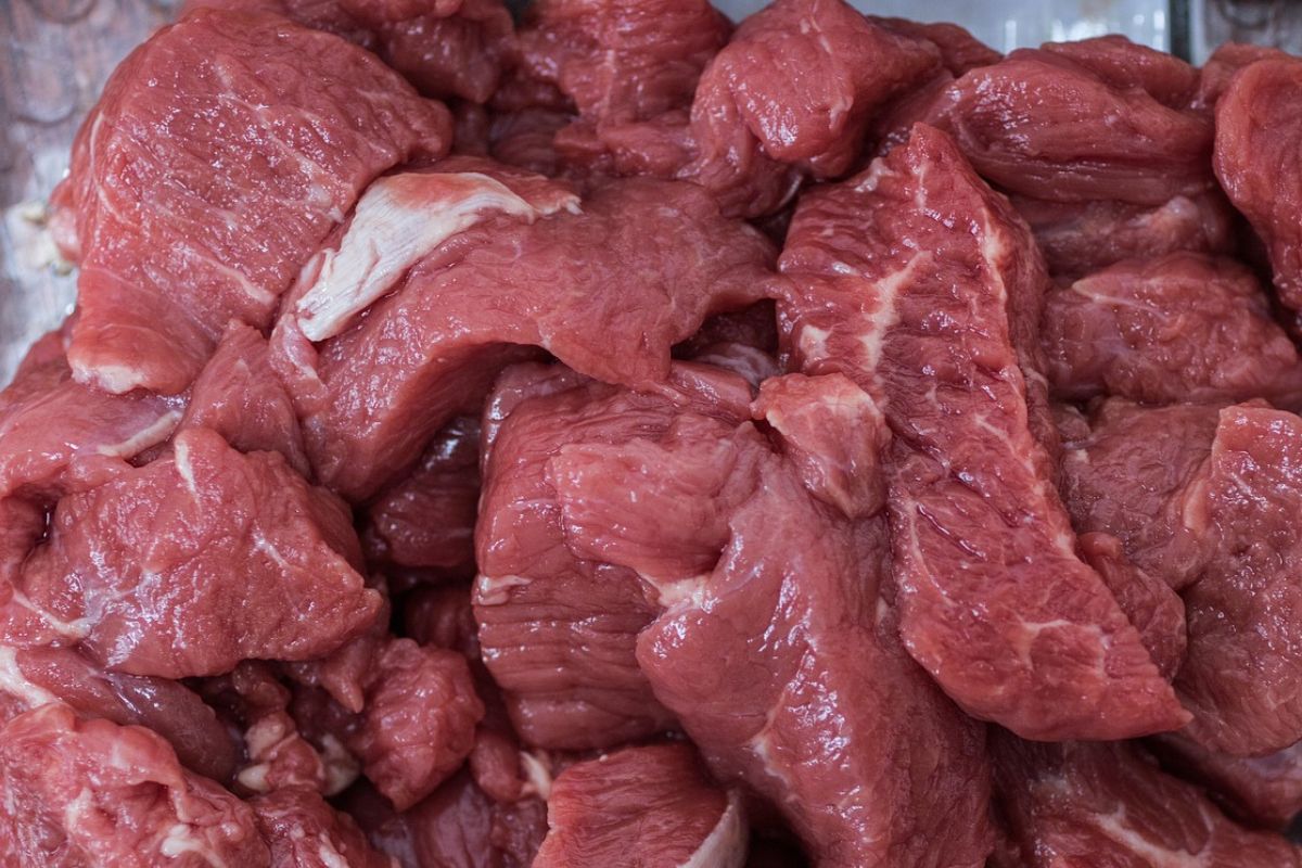 Należy ograniczyć spożywanie czerwonego mięsa 
