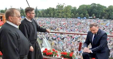 Fotomontaż z udziałem prezydenta. Reaguje sam Duda