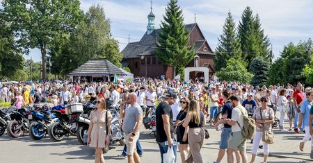 Szaleństwo w maleńkim Jeruzalu. Tysiące ludzi przyjechało w jednym celu