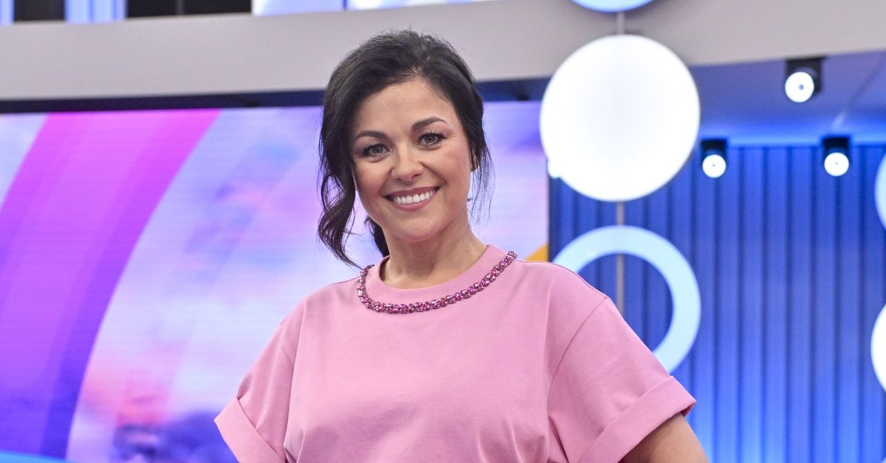 Blond, grzywka, bob, a nawet krótkie włosy! Wszystkie fryzury Kasi Cichopek