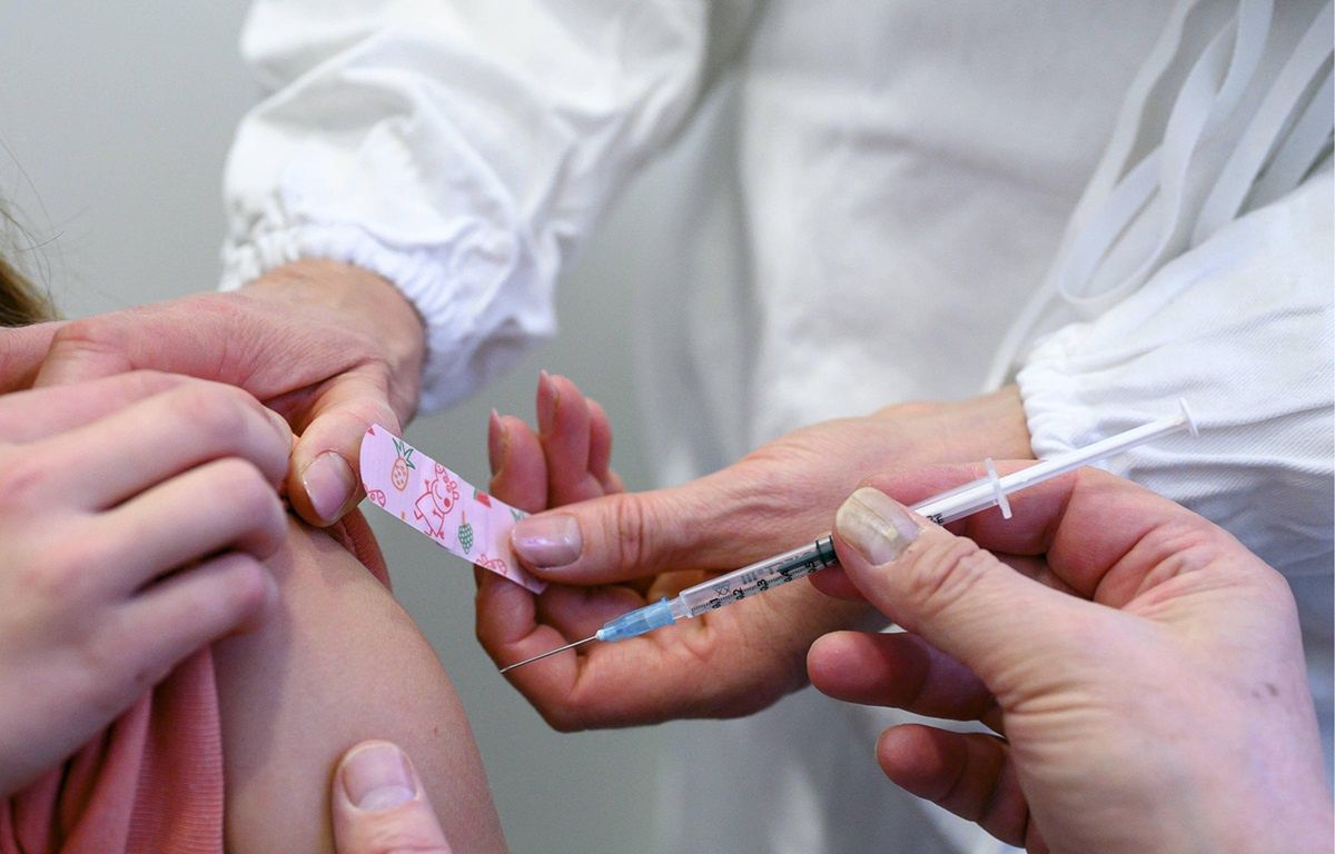 "Przyszła martwica". Gabryś miał umrzeć po szczepieniu. Rodzina zabiera głos