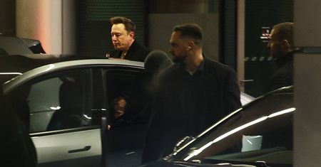 Musk już w Polsce. Wiemy, czym jeździ