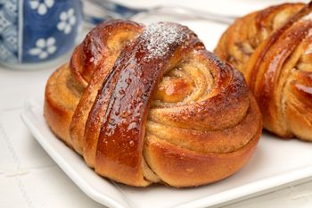 Przepis na te pyszne bułeczki przywiozłem ze Szwecji. Cynamonki mogą już dla mnie nie istnieć
