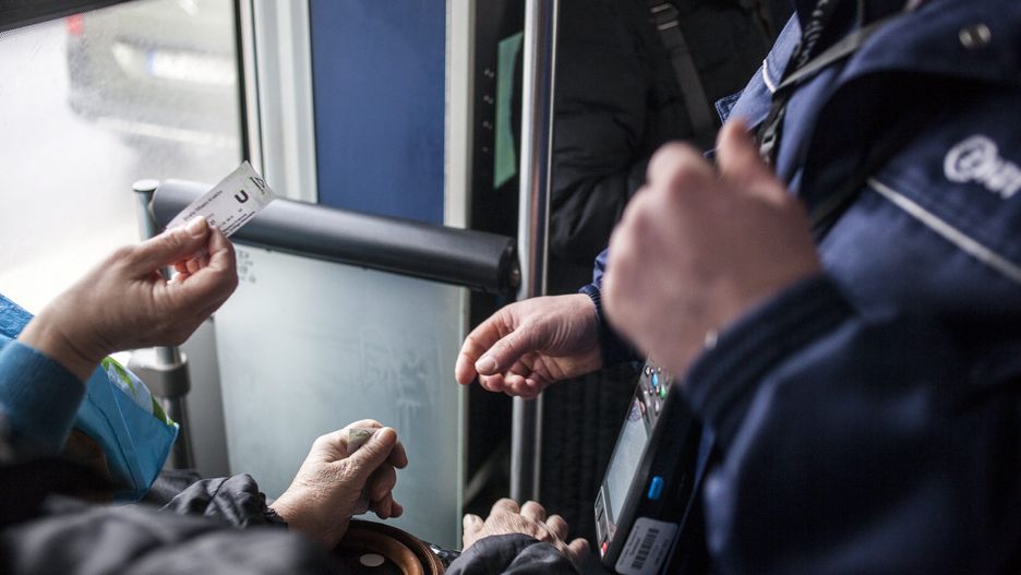 Kontroler biletów w jednym z polskich miast