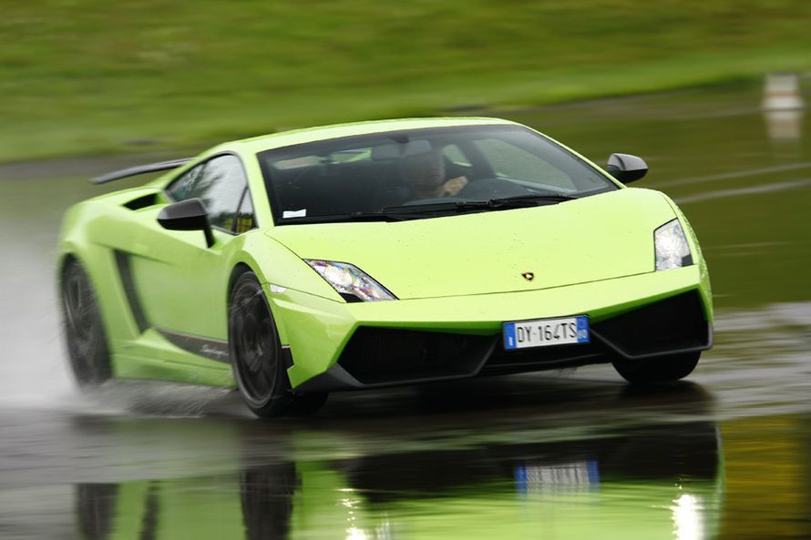 Lamborghini-Gallardo-LP-570-4-Superleggera
