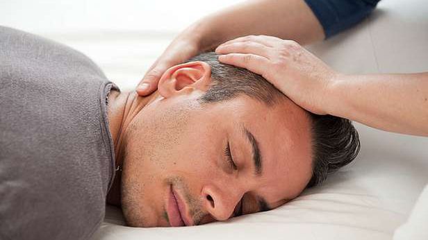 Szukasz relaksu? Uważaj, elektroniczny masażer karku może Cię zabić! 1