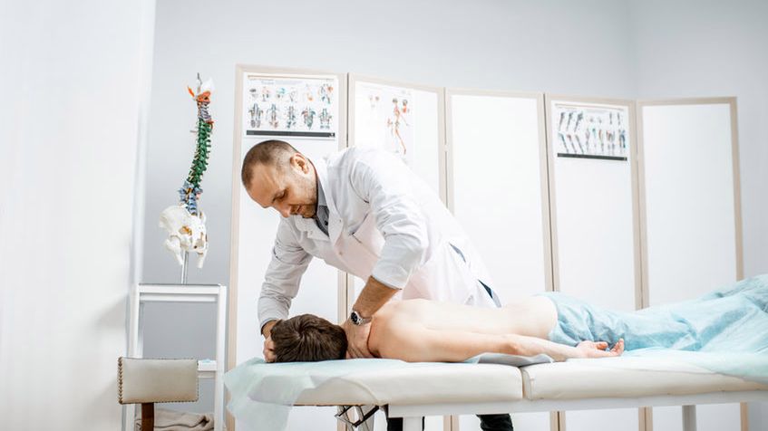 Akupresura polega ona na odpowiednim uciskaniu miejsca, w którym znajduje się „zator” energetyczny.