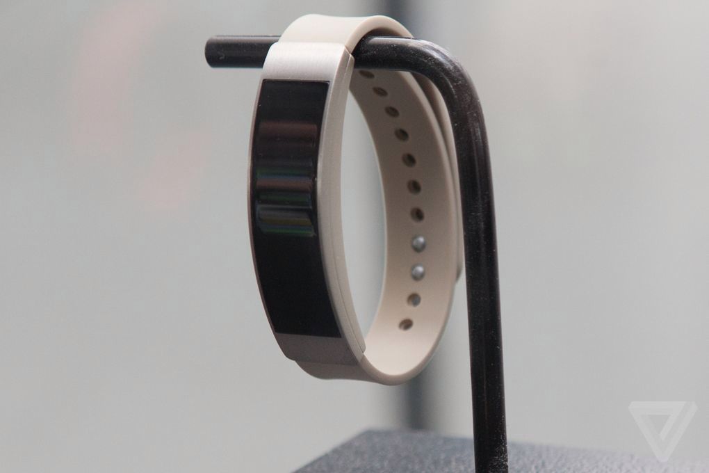 Liquid X2 z pojemną baterią  i opaski Leap Fit, Active i Curve - oto nowości Acera 18