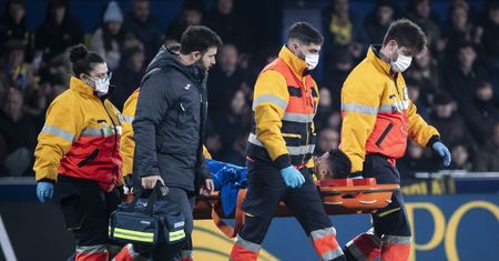 Koszmarna kontuzja w meczu FC Barcelony. Piłkarz zwijał się z bólu