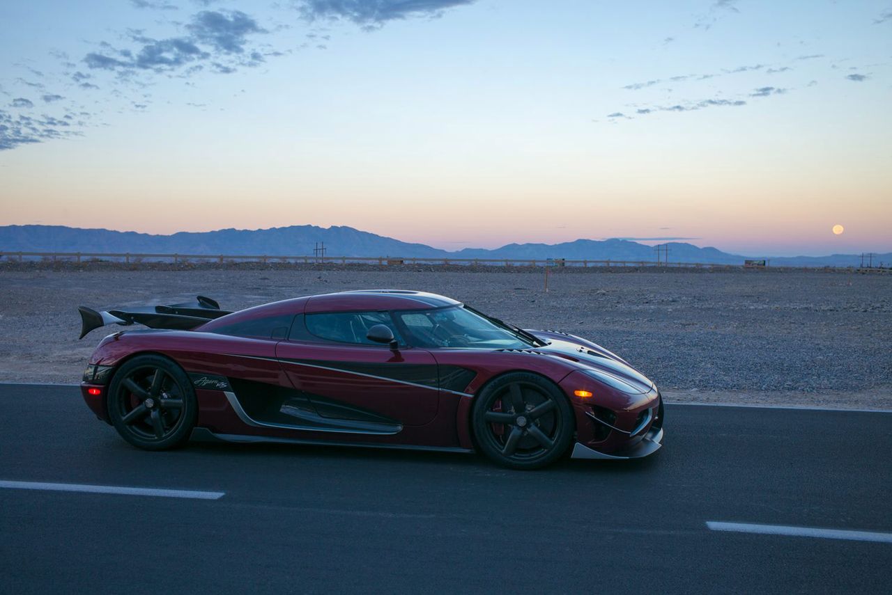 Choć na tym zdjęciu stoi, Agera RS jest najszybszym samochodem produkcyjnym.