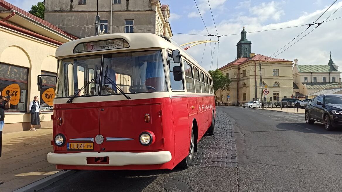 Trolejbus Skoda na linii turystycznej T