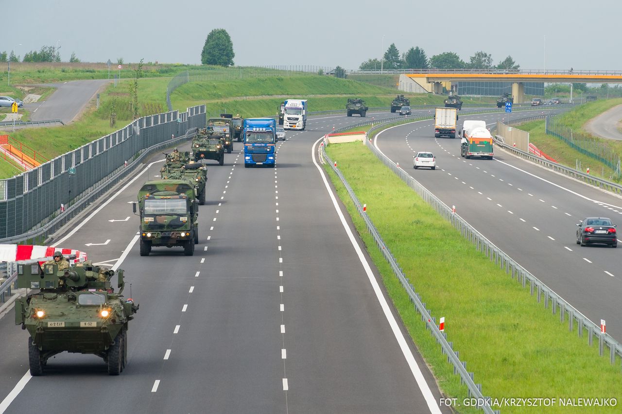 Wojskowe kolumny na polskich drogach. Zmierzają na wschód