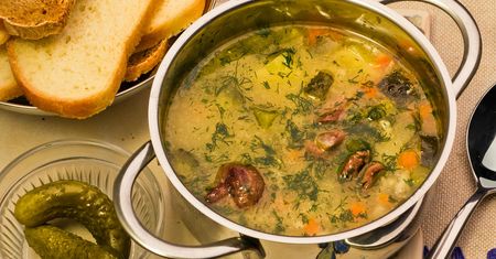 Wielu patrzy z obrzydzeniem, a szkoda. Można ugotować na nich genialną zupę