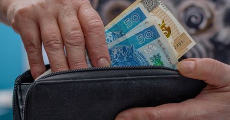 Nawet 1000 zł miesięcznie dla seniorów. Takie warunki trzeba spełnić