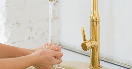 Skażenie wody w Łódzkiem. Sanepid alarmuje