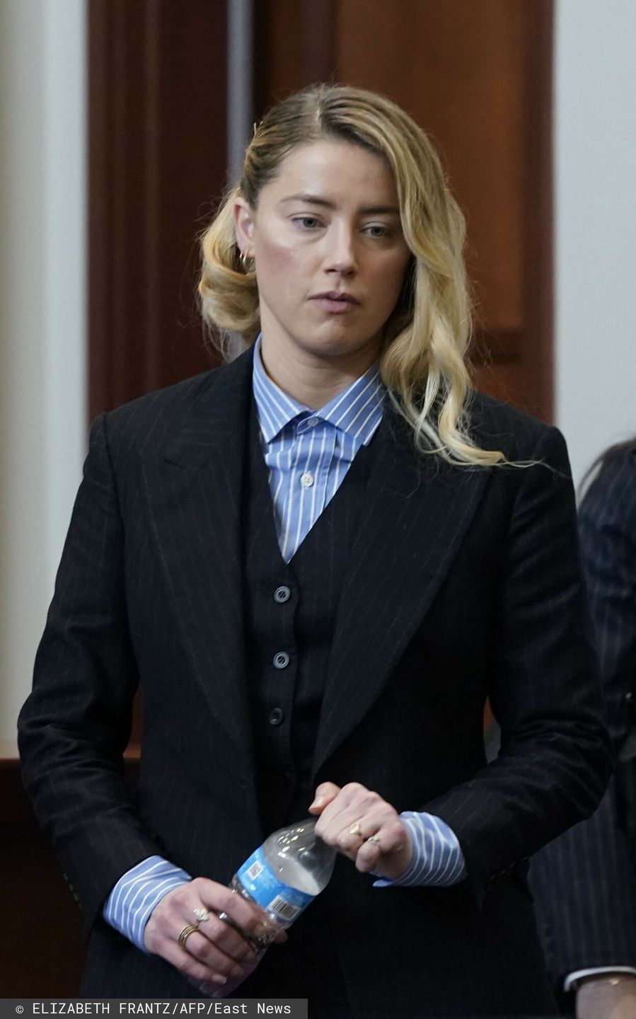Bliska płaczu Amber Heard zeznaje przed sądem