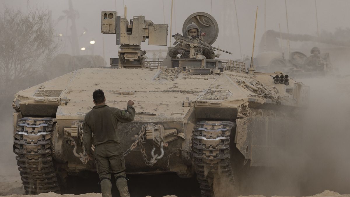 SOUTHERN ISRAEL, ISRAEL - SEPTEMBER 7: Israeli soldiers move an armored personnel carrier near the border with the Gaza Strip on September 7, 2025 in Southern Israel, Israel.  The Israel Defence Force are in control of over 40% of Gaza City after mounting a new offensive, leveling buildings in the neighborhood. Prime Minister Netanyahu announced Israel's intention to seize all of the strip after peace talks with Hamas broke down in July. (Photo by Amir Levy/Getty Images)