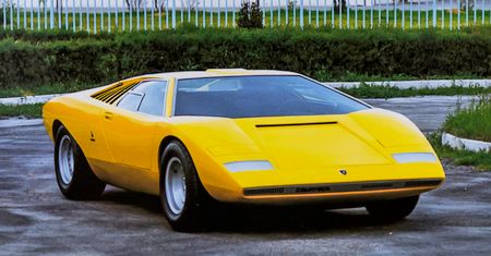 Lamborghini Countach kończy 50 lat. Historia auta, na widok którego dalej można powiedzieć tylko jedno słowo