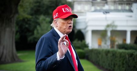 Jest decyzja Donalda Trumpa. Wprowadza 25-proc. cła na ciężarówki. Podał datę