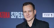 Zmienił swoje życie po rozstaniu z córką premiera. Znowu gra w serialu