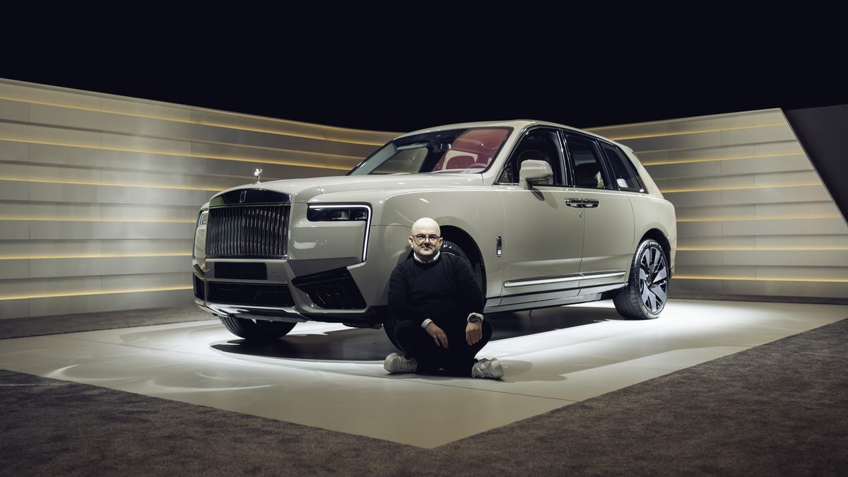 Premierowy Rolls-Royce Cullinan po liftingu. Na zdjęciu autor artykułu